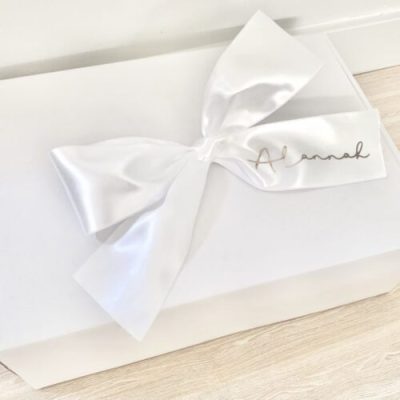 Bridesmaid-Personalised-Ribbon-Gift-Box-Empty-750x750